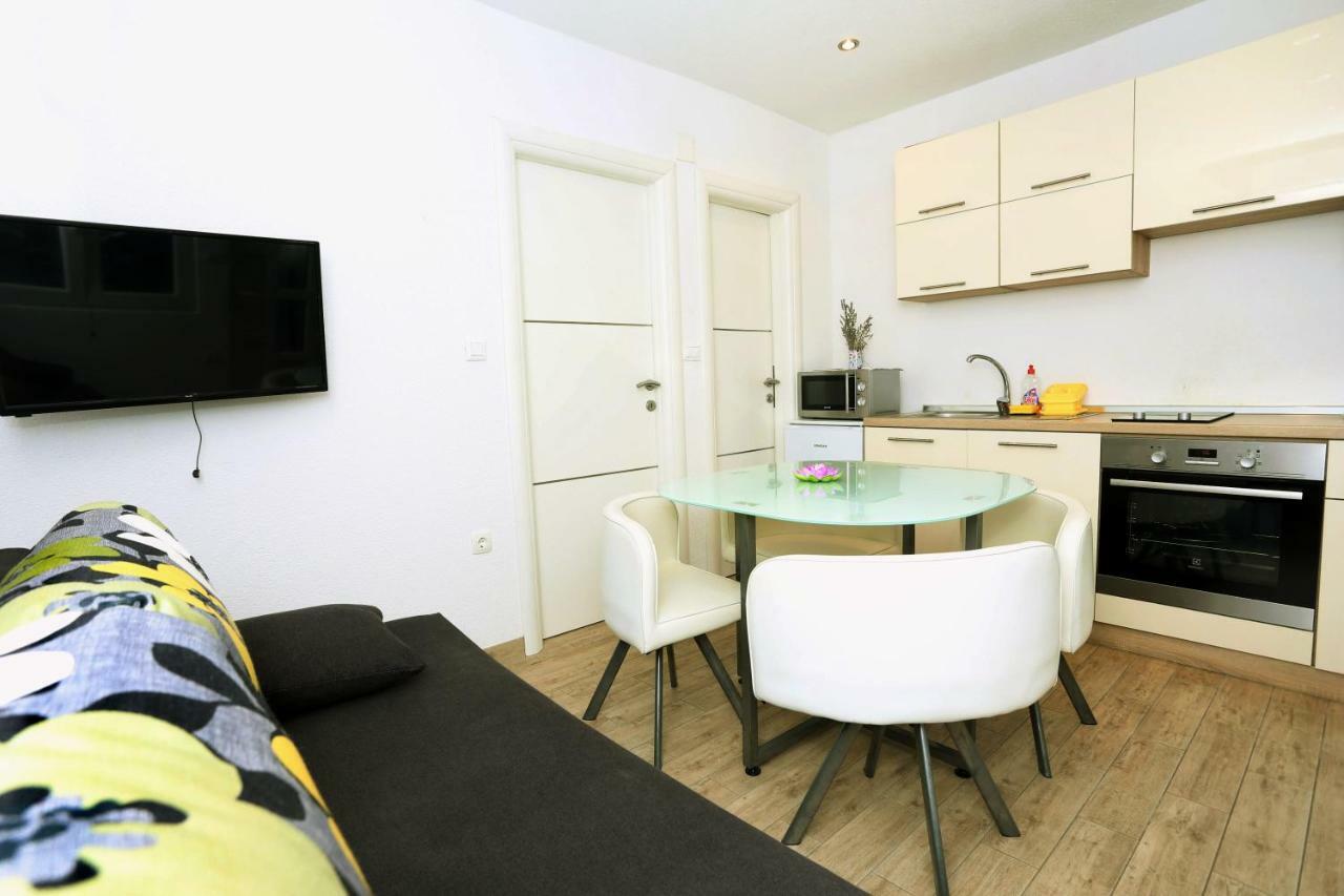 Apartments Dora トロギール エクステリア 写真