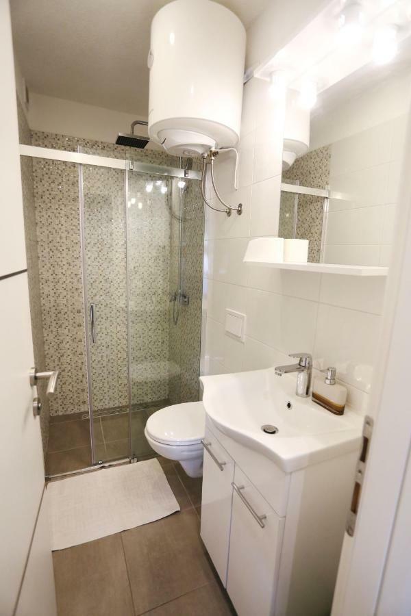Apartments Dora トロギール エクステリア 写真