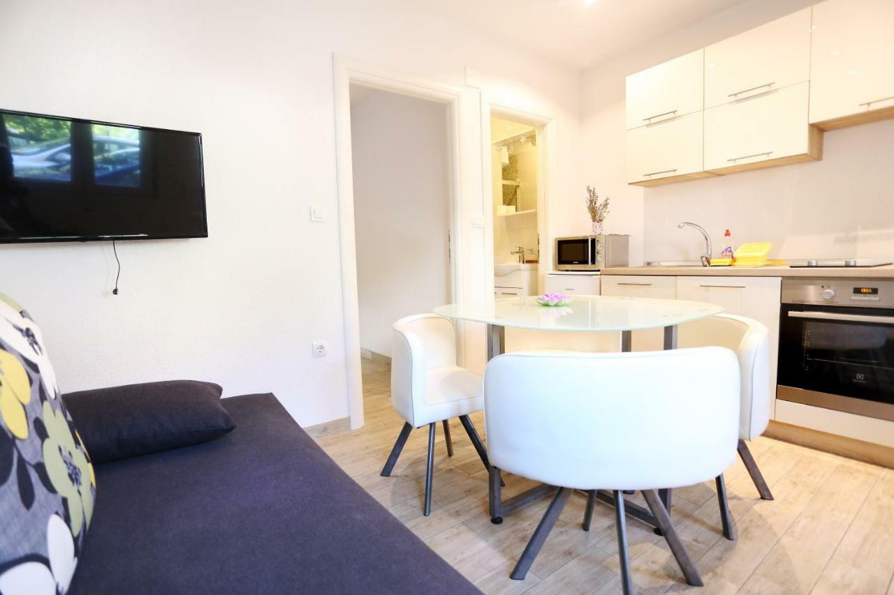 Apartments Dora トロギール エクステリア 写真