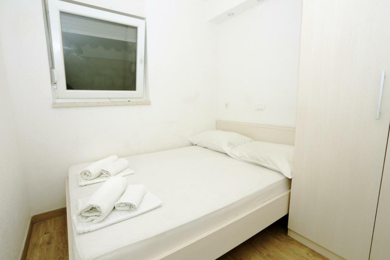 Apartments Dora トロギール エクステリア 写真